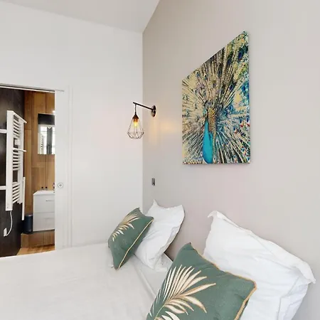 Bluestay 57 - A Paris